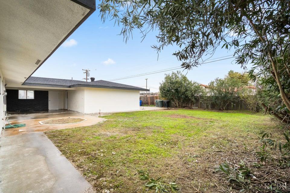 237 W Glendale Ave, Lemoore, CA 93245