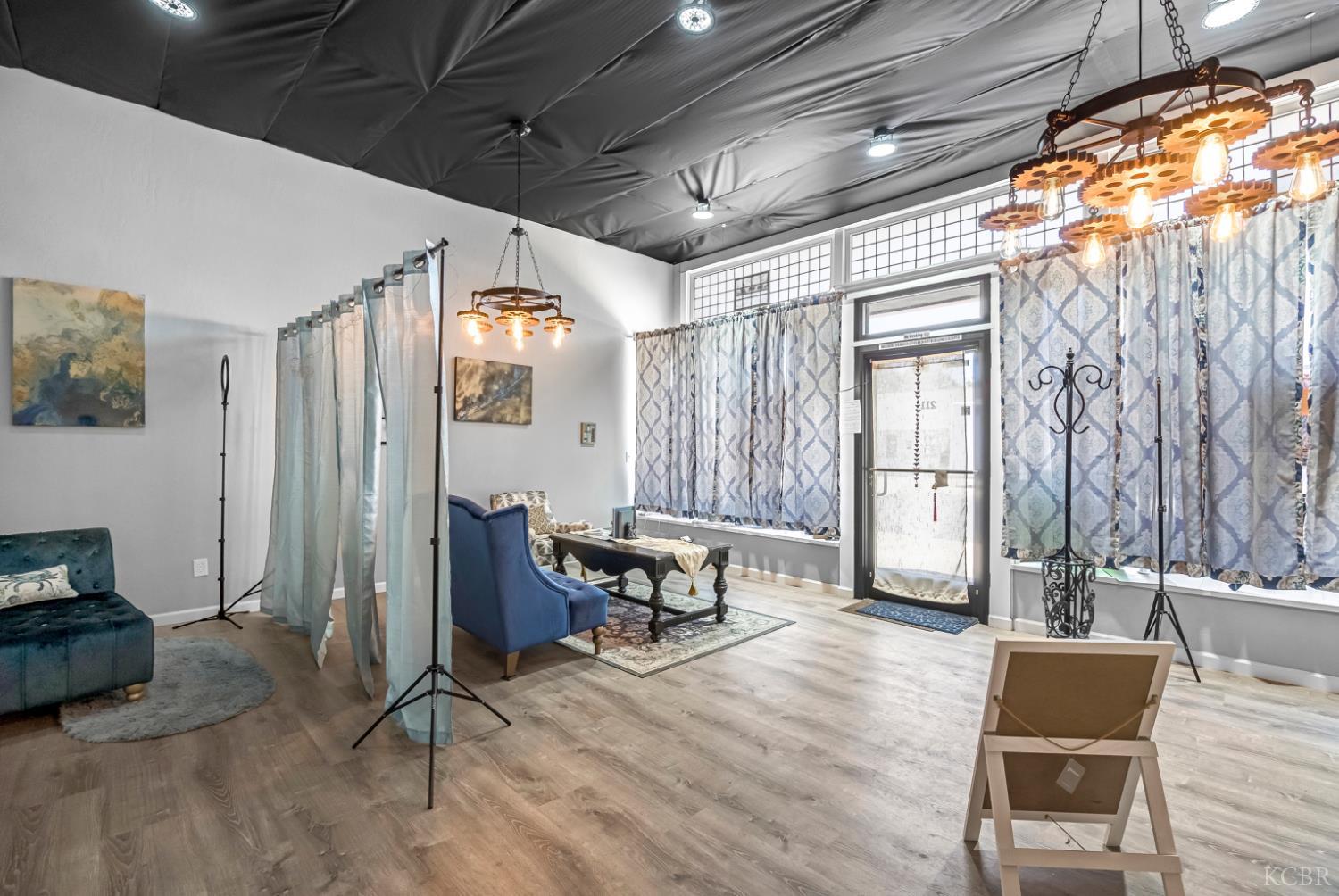 211 Keith St, Hanford, CA 93230