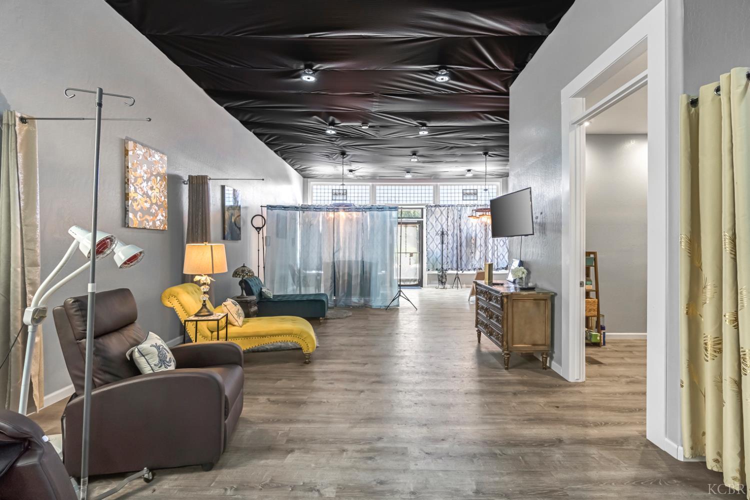 211 Keith St, Hanford, CA 93230