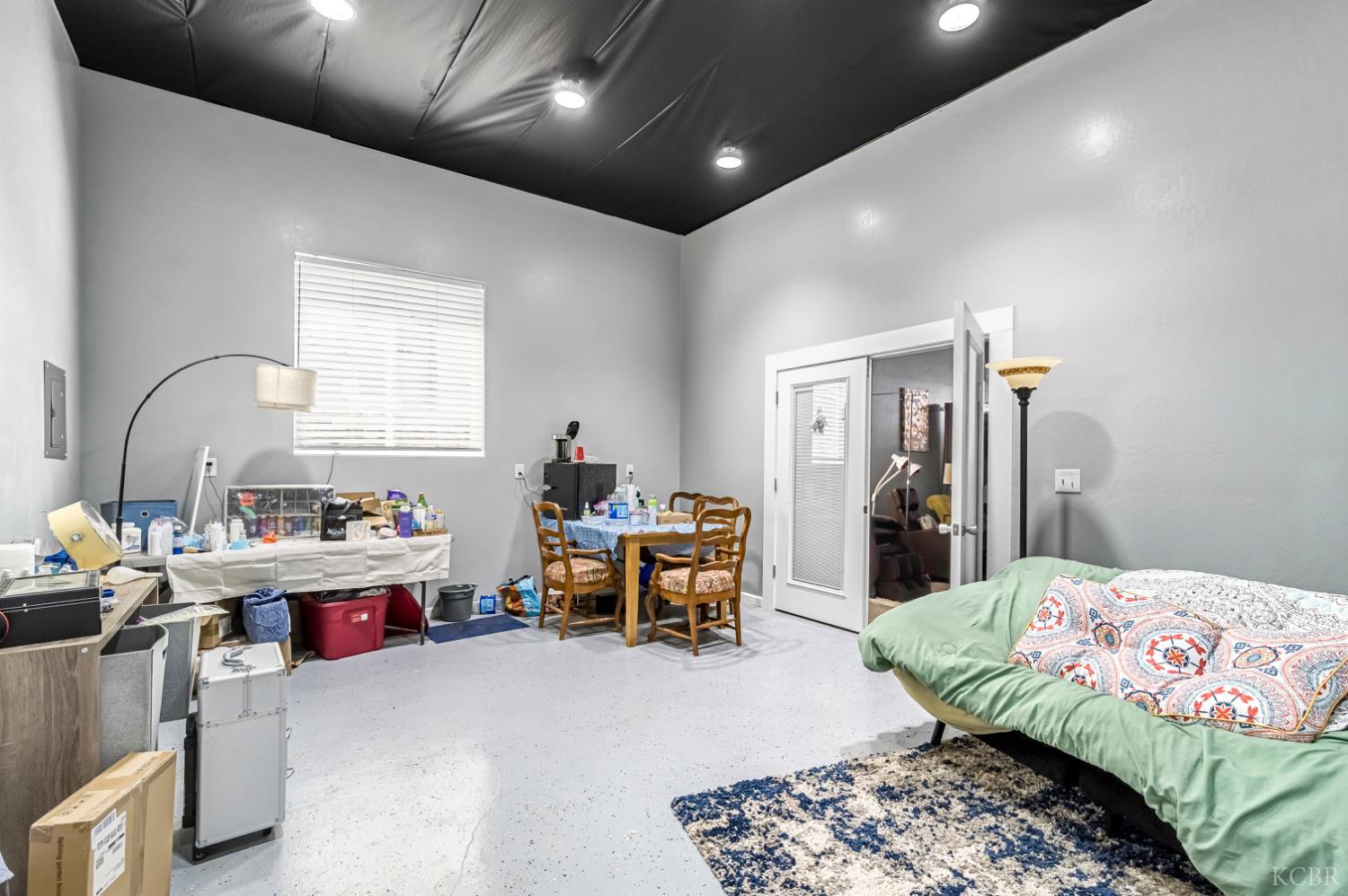 211 Keith St, Hanford, CA 93230