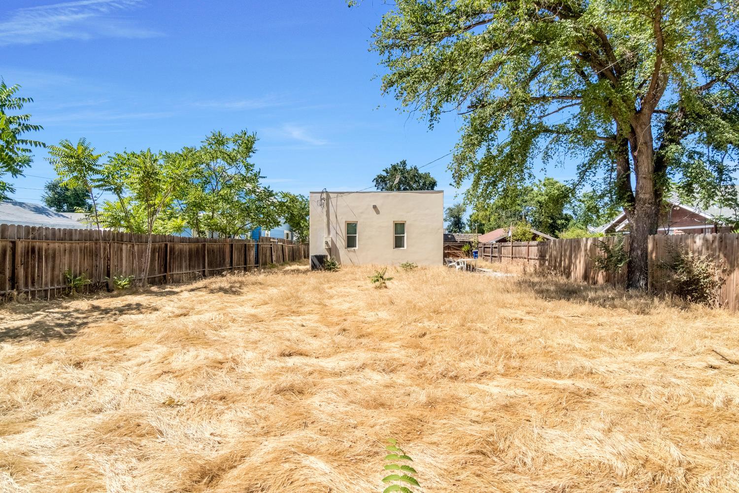 211 Keith St, Hanford, CA 93230