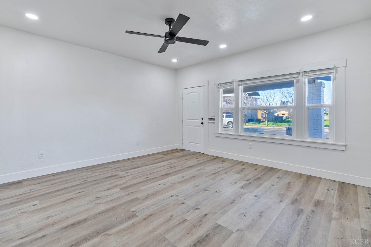 437 N Redington St, Hanford, CA 93230