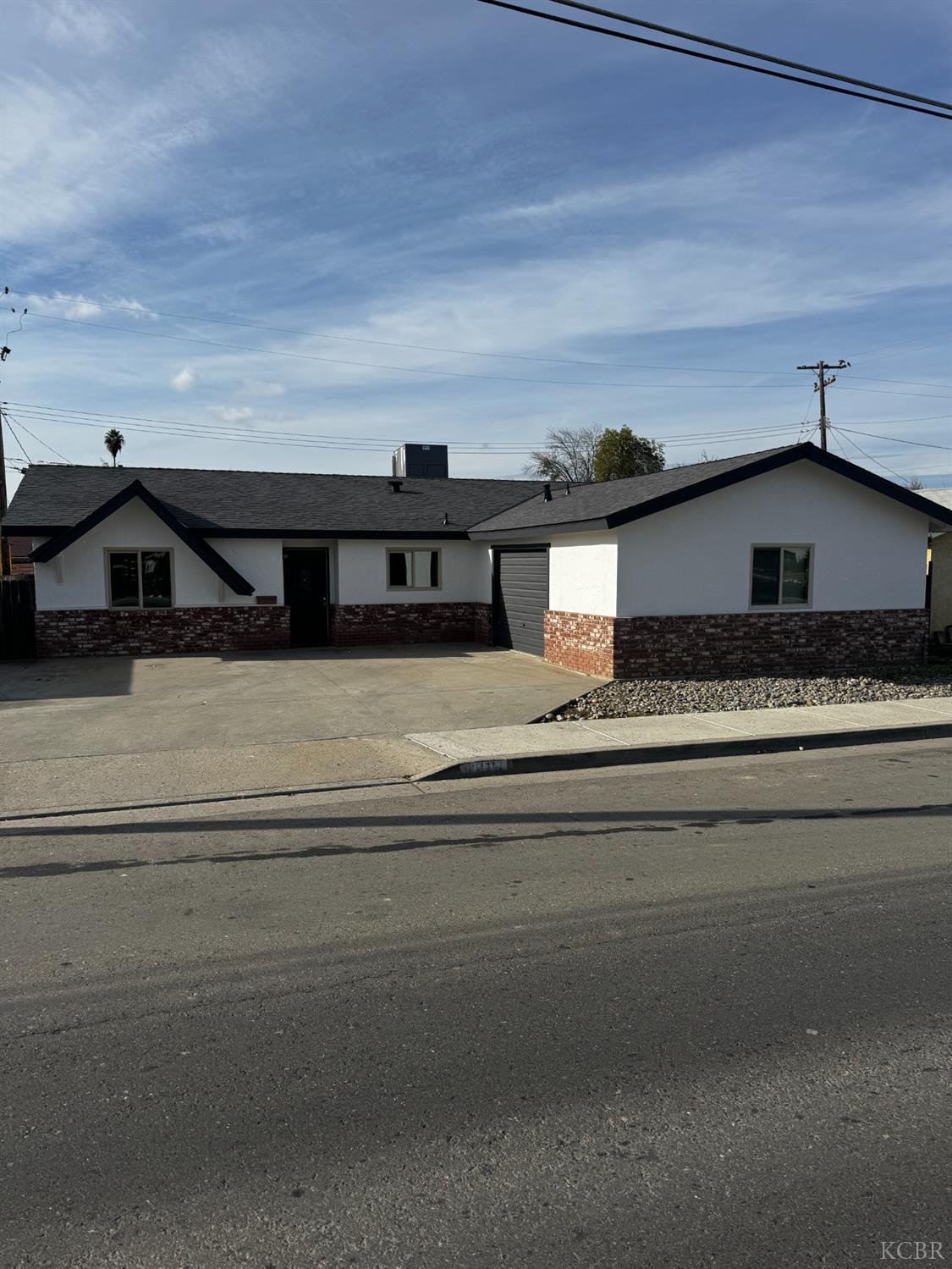 1146 S 12th Ave S, Hanford, CA 93230