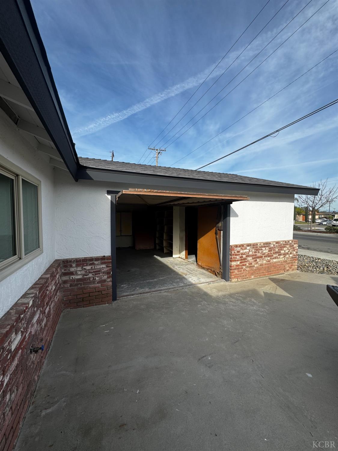 1146 S 12th Ave S, Hanford, CA 93230