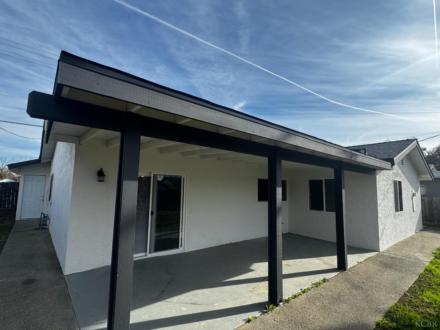 1146 S 12th Ave S, Hanford, CA 93230