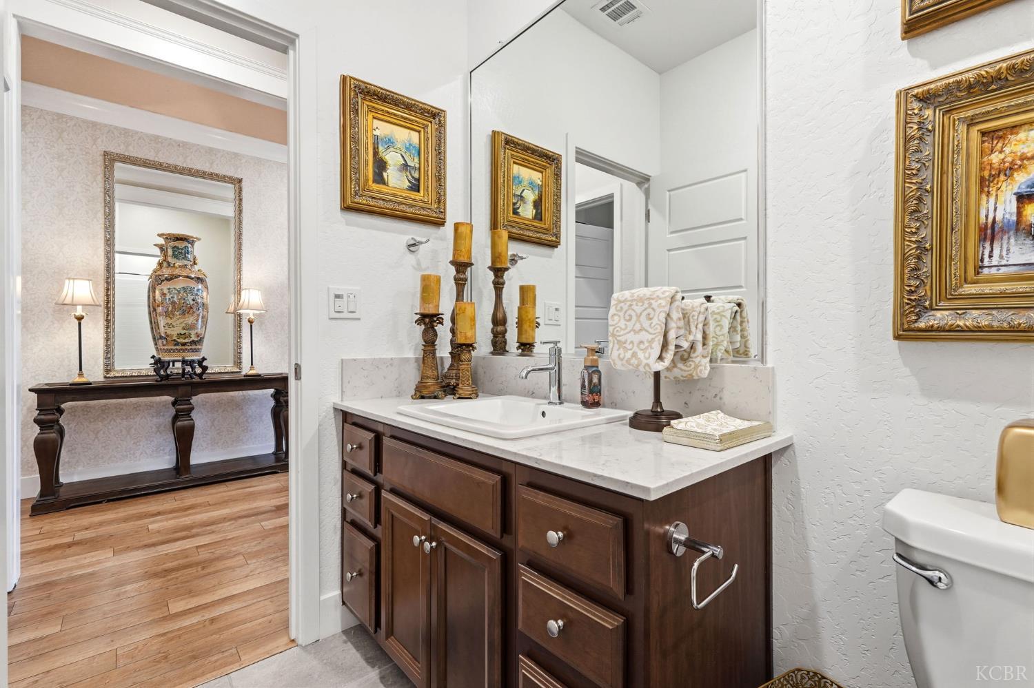 133 E Tyler Ave, Visalia, CA 93291