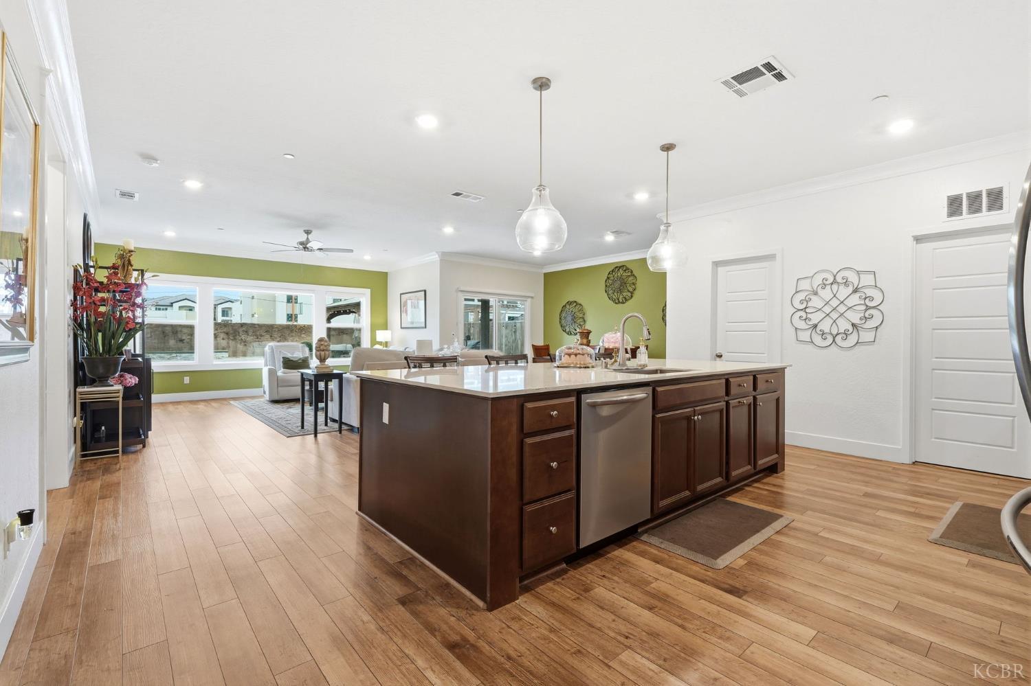 133 E Tyler Ave, Visalia, CA 93291