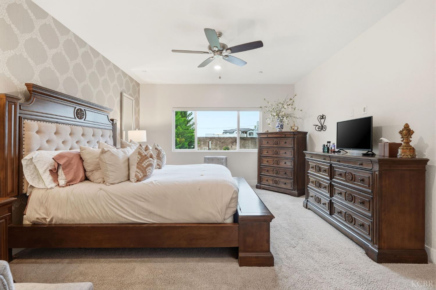 133 E Tyler Ave, Visalia, CA 93291