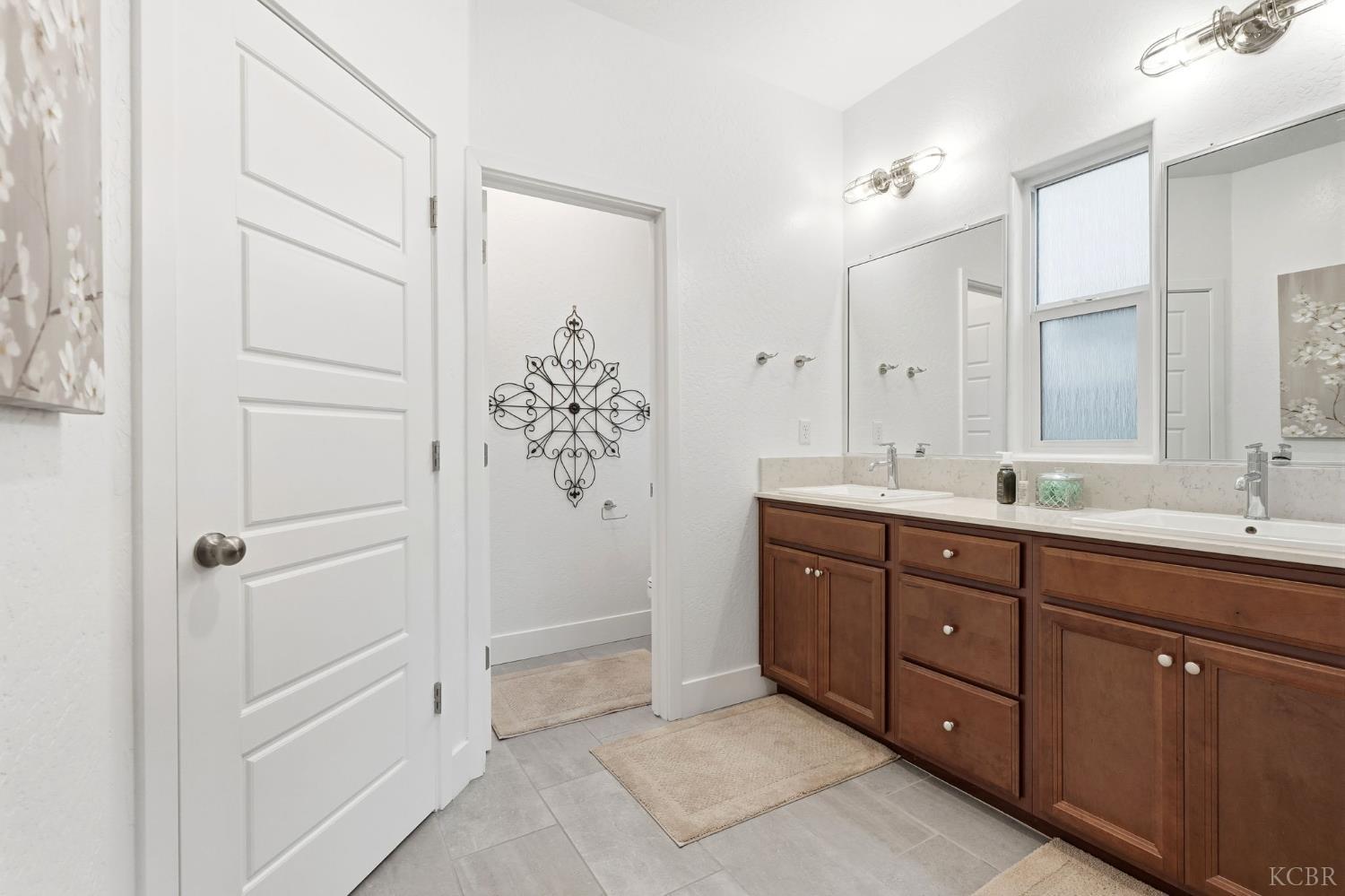 133 E Tyler Ave, Visalia, CA 93291