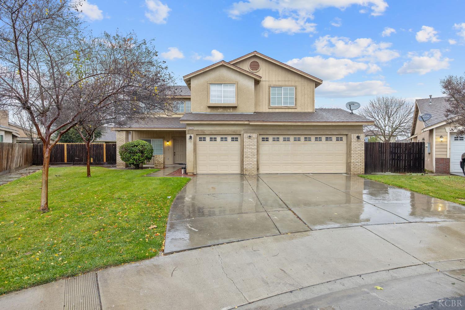 3232 N Zion Cir, Hanford, CA 93230