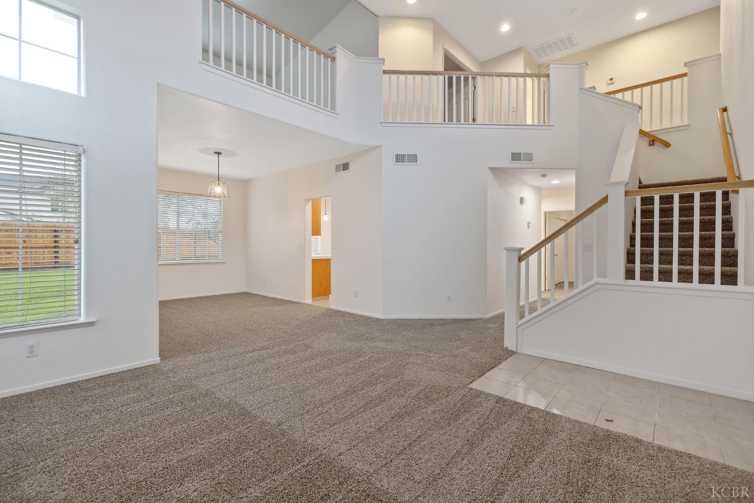 3232 N Zion Cir, Hanford, CA 93230