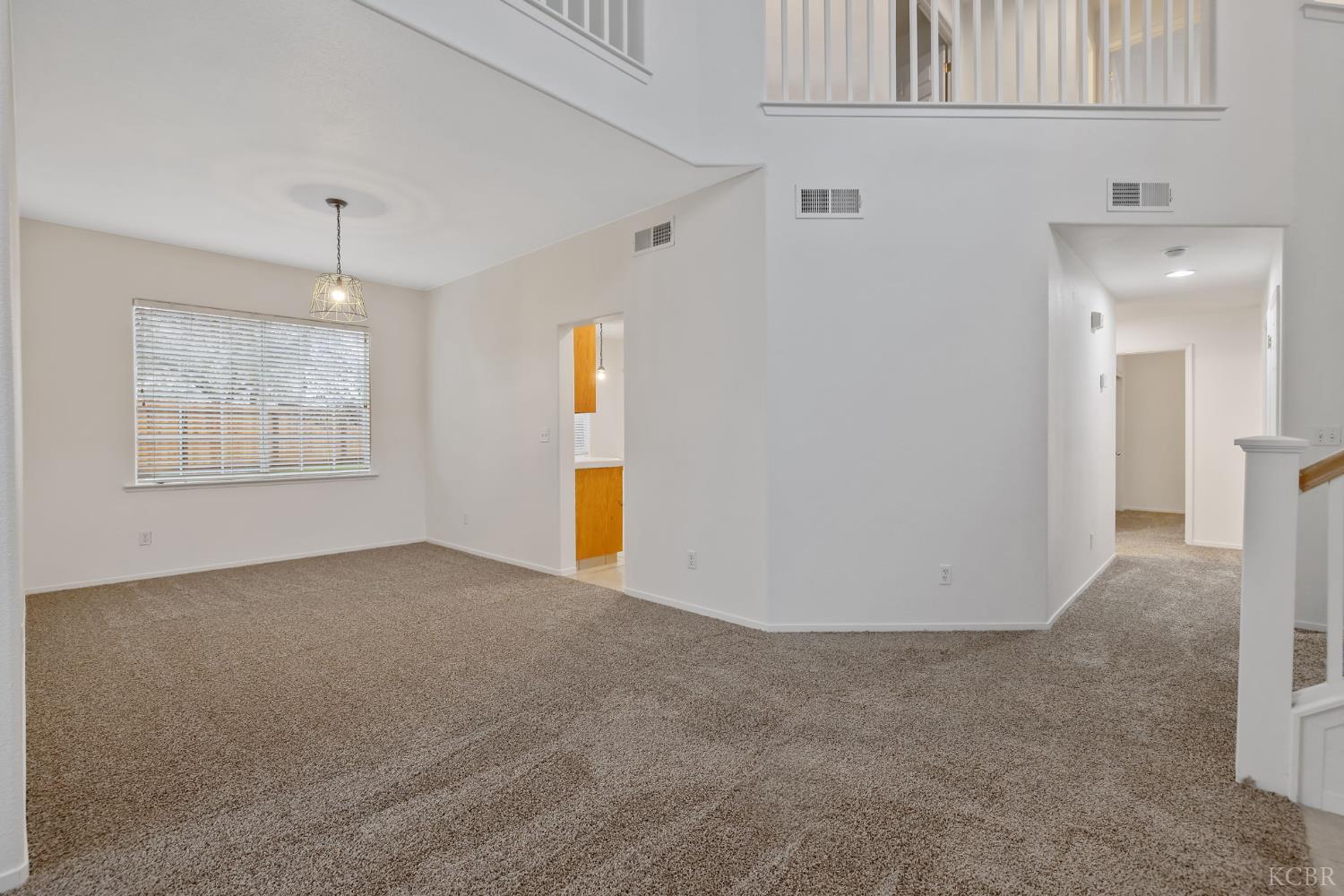 3232 N Zion Cir, Hanford, CA 93230