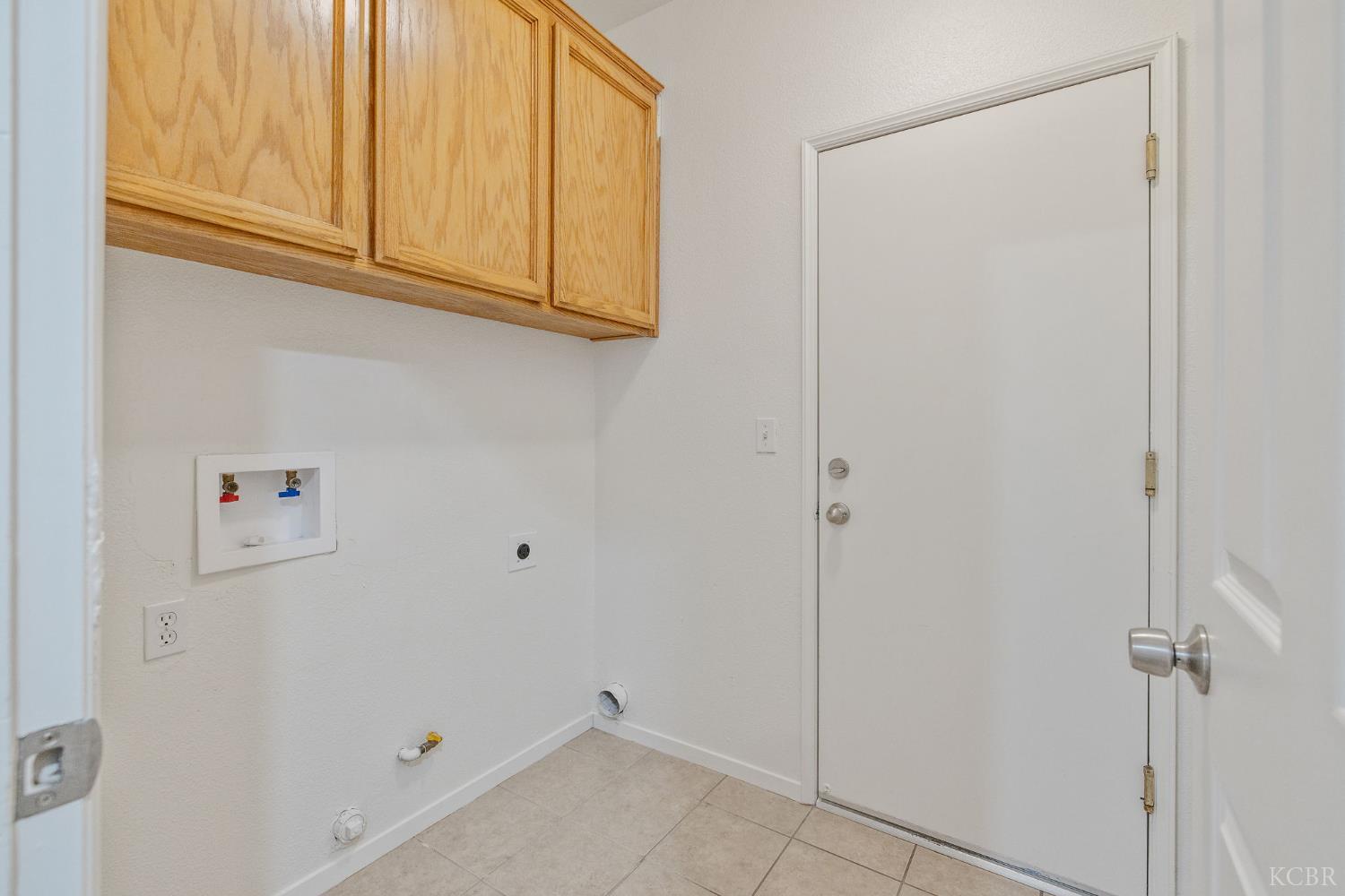 3232 N Zion Cir, Hanford, CA 93230