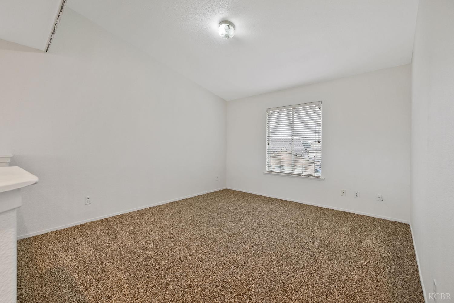 3232 N Zion Cir, Hanford, CA 93230