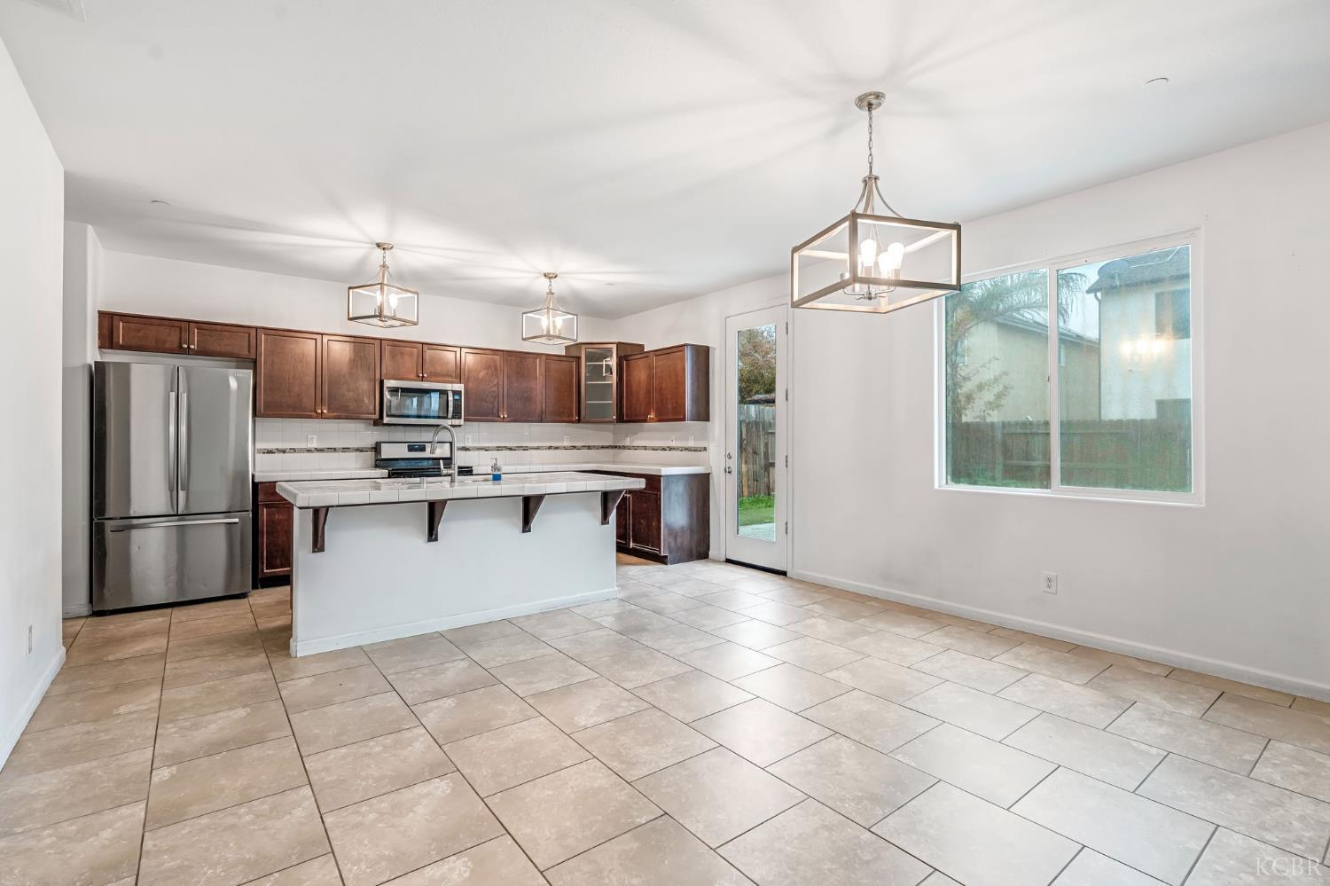 653 Visconti, Lemoore, CA 93245