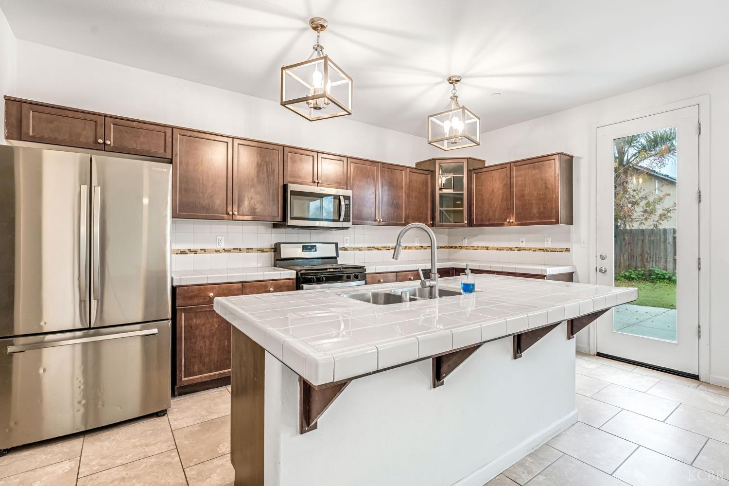 653 Visconti, Lemoore, CA 93245