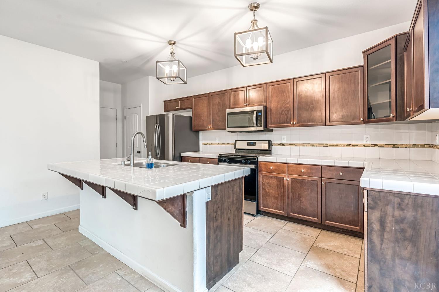 653 Visconti, Lemoore, CA 93245