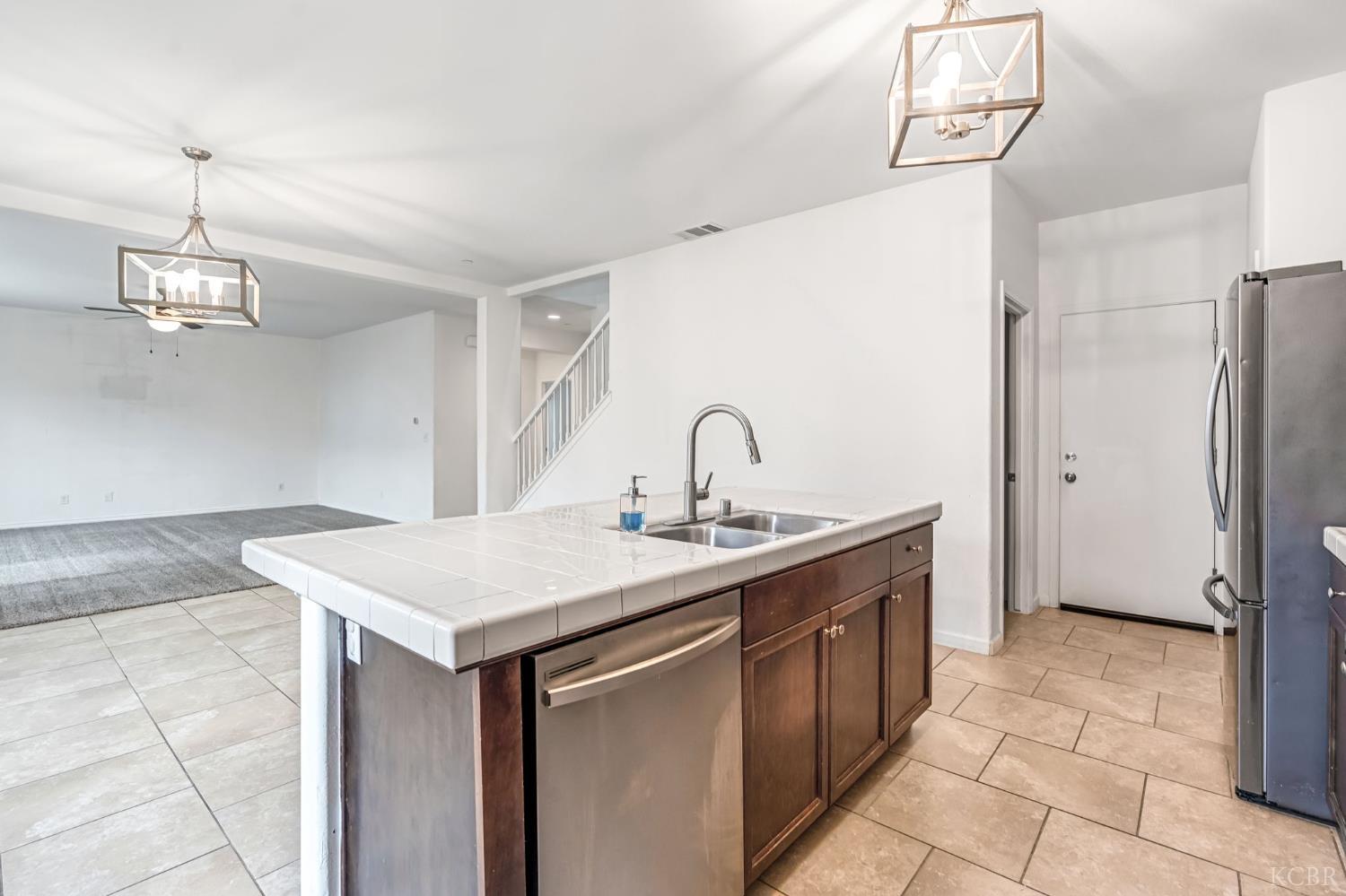 653 Visconti, Lemoore, CA 93245