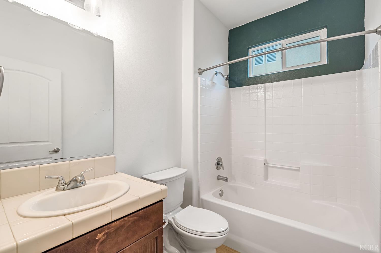 653 Visconti, Lemoore, CA 93245