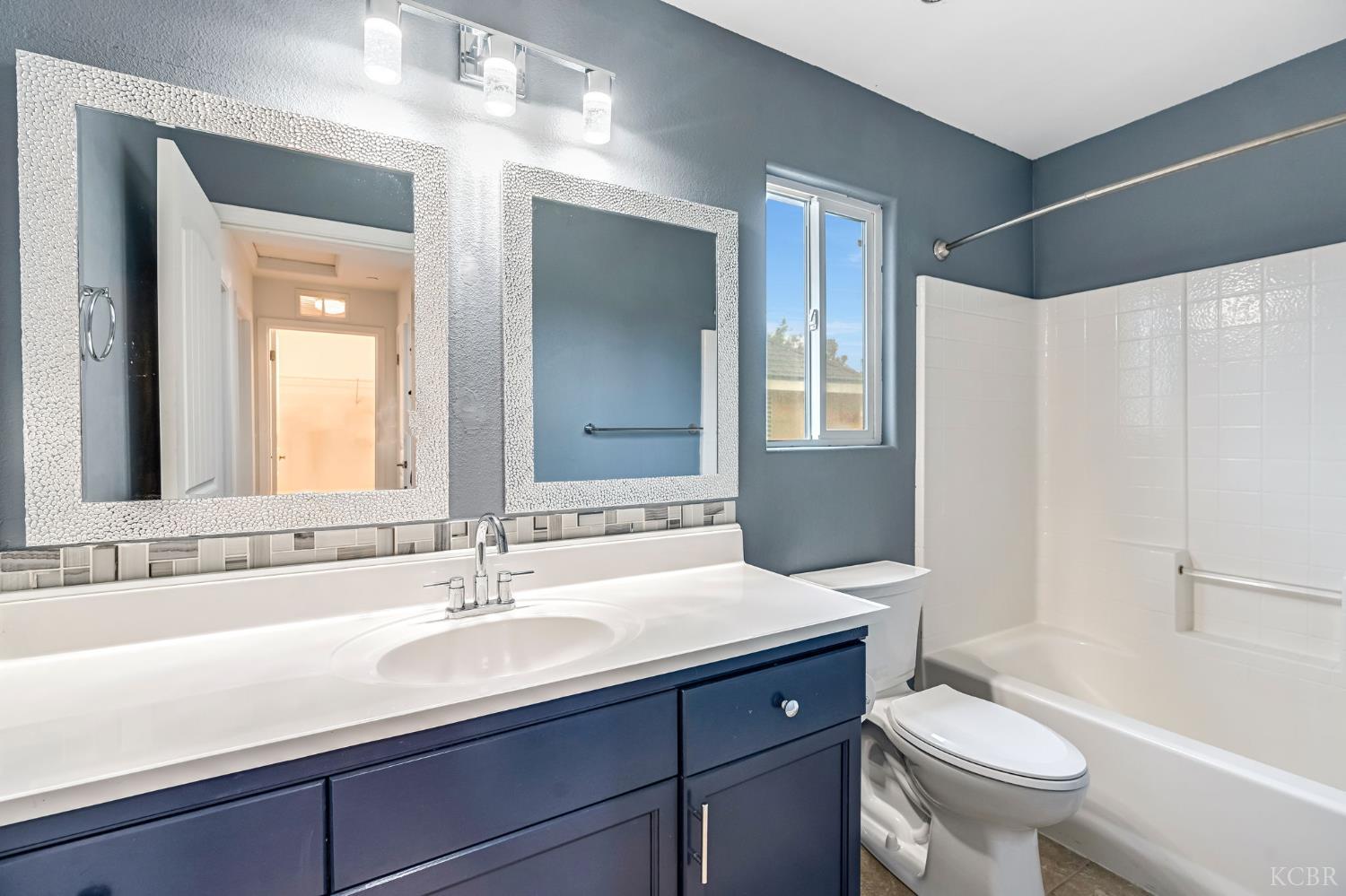 653 Visconti, Lemoore, CA 93245