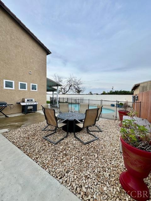 444 Avalon Dr, Lemoore, CA 93245