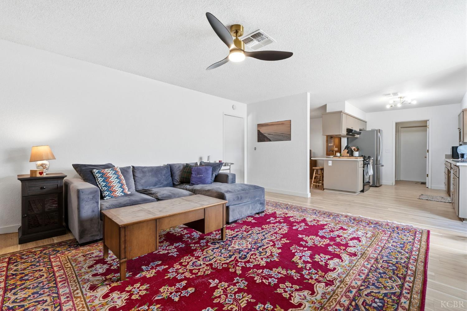 905 Redwood Ln, Lemoore, CA 93245