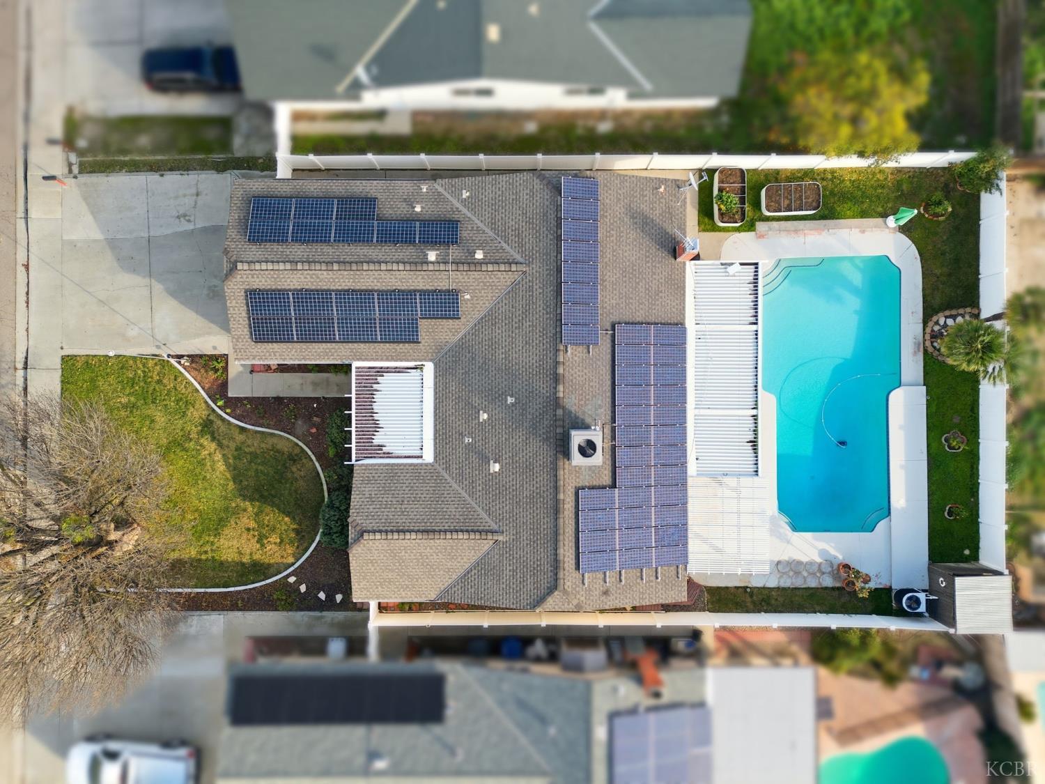 905 Redwood Ln, Lemoore, CA 93245