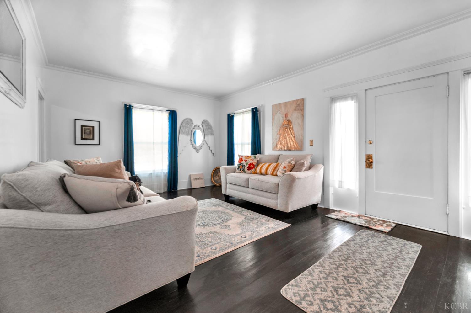 555 W D St, Lemoore, CA 93245