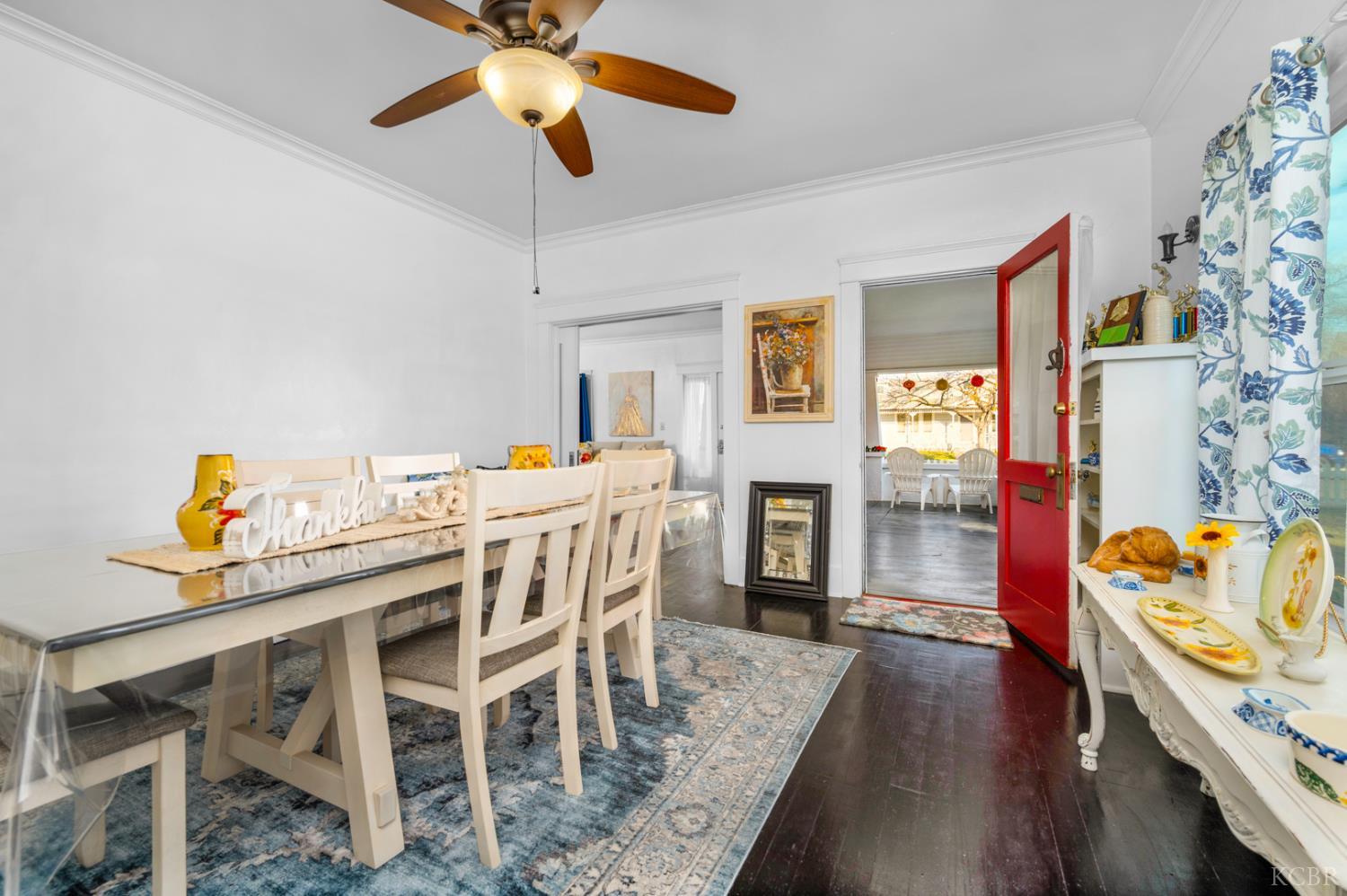 555 W D St, Lemoore, CA 93245