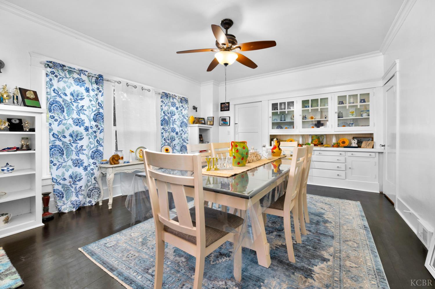 555 W D St, Lemoore, CA 93245