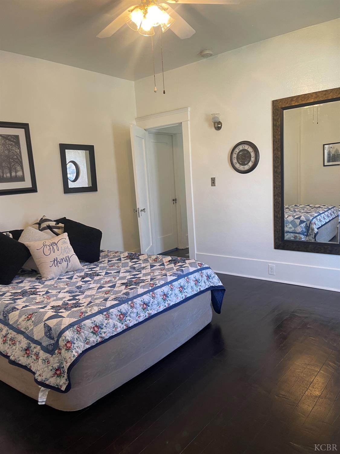 555 W D St, Lemoore, CA 93245