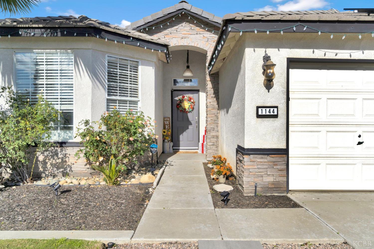 1144 W Orange St, Hanford, CA 93230