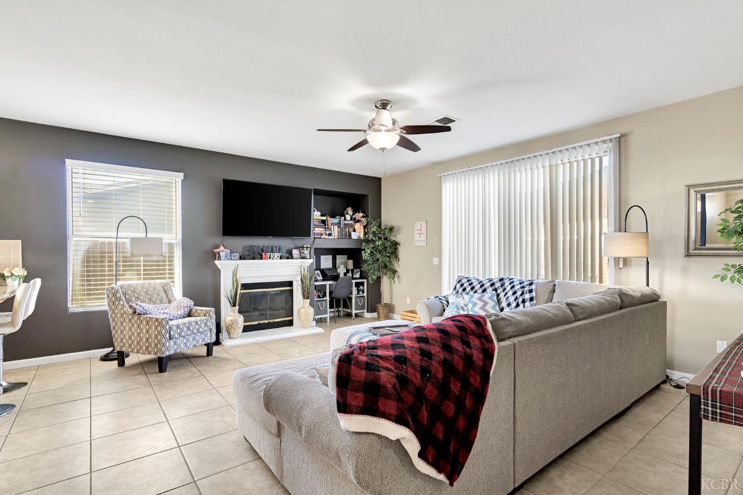 1144 W Orange St, Hanford, CA 93230