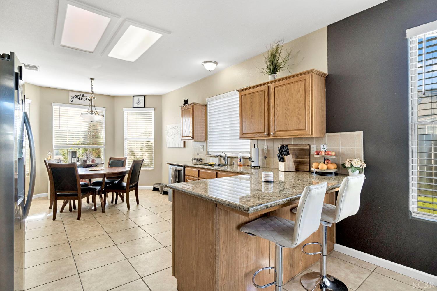 1144 W Orange St, Hanford, CA 93230