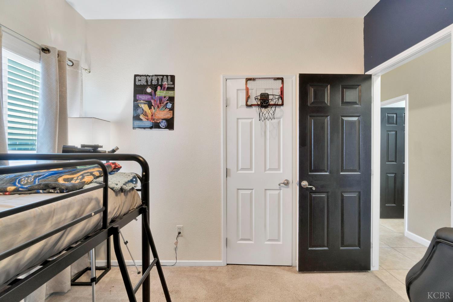 1144 W Orange St, Hanford, CA 93230