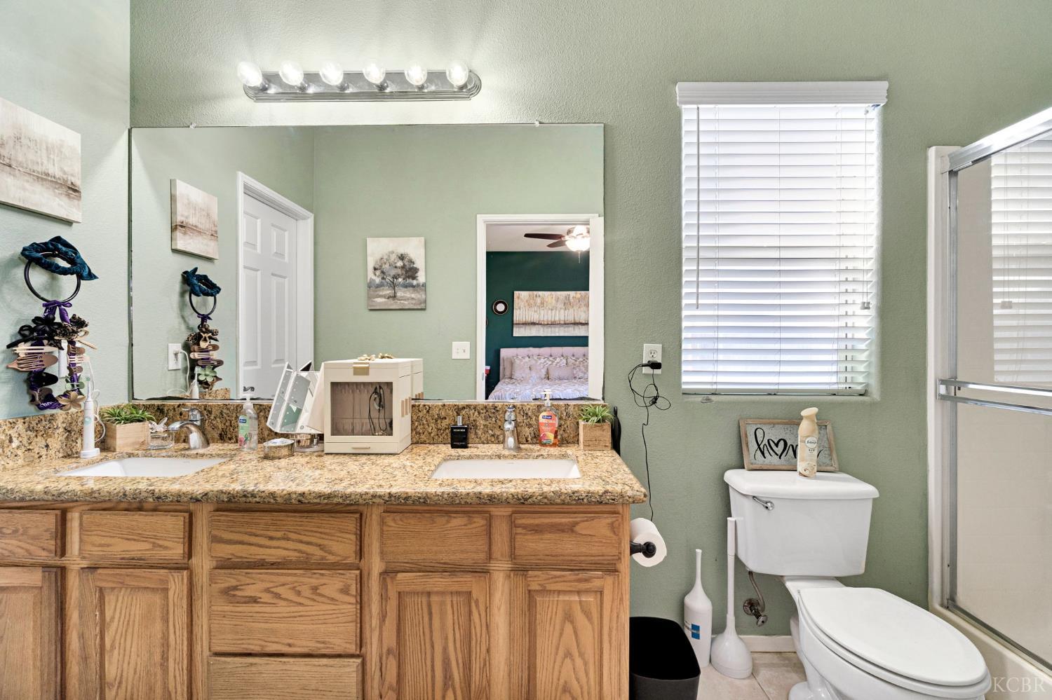 1144 W Orange St, Hanford, CA 93230