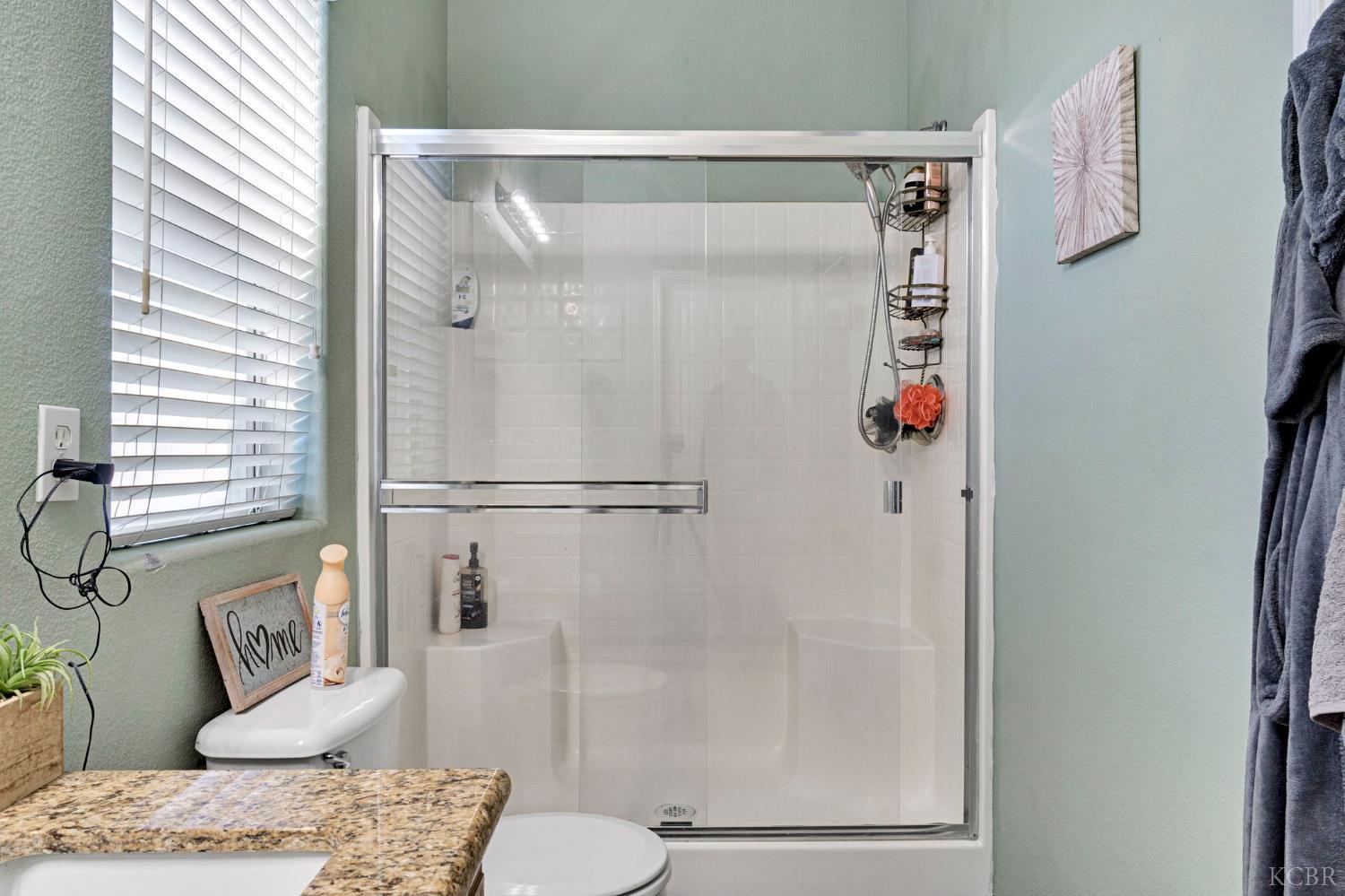 1144 W Orange St, Hanford, CA 93230