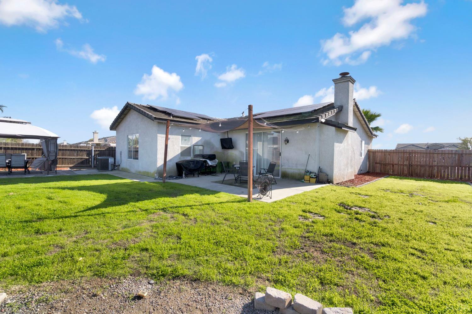 1144 W Orange St, Hanford, CA 93230