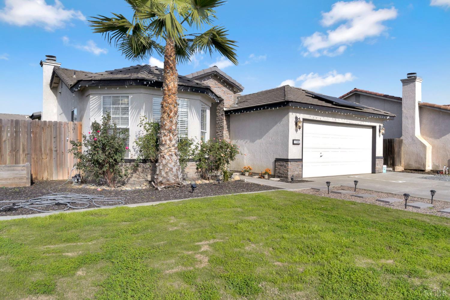 1144 W Orange St, Hanford, CA 93230