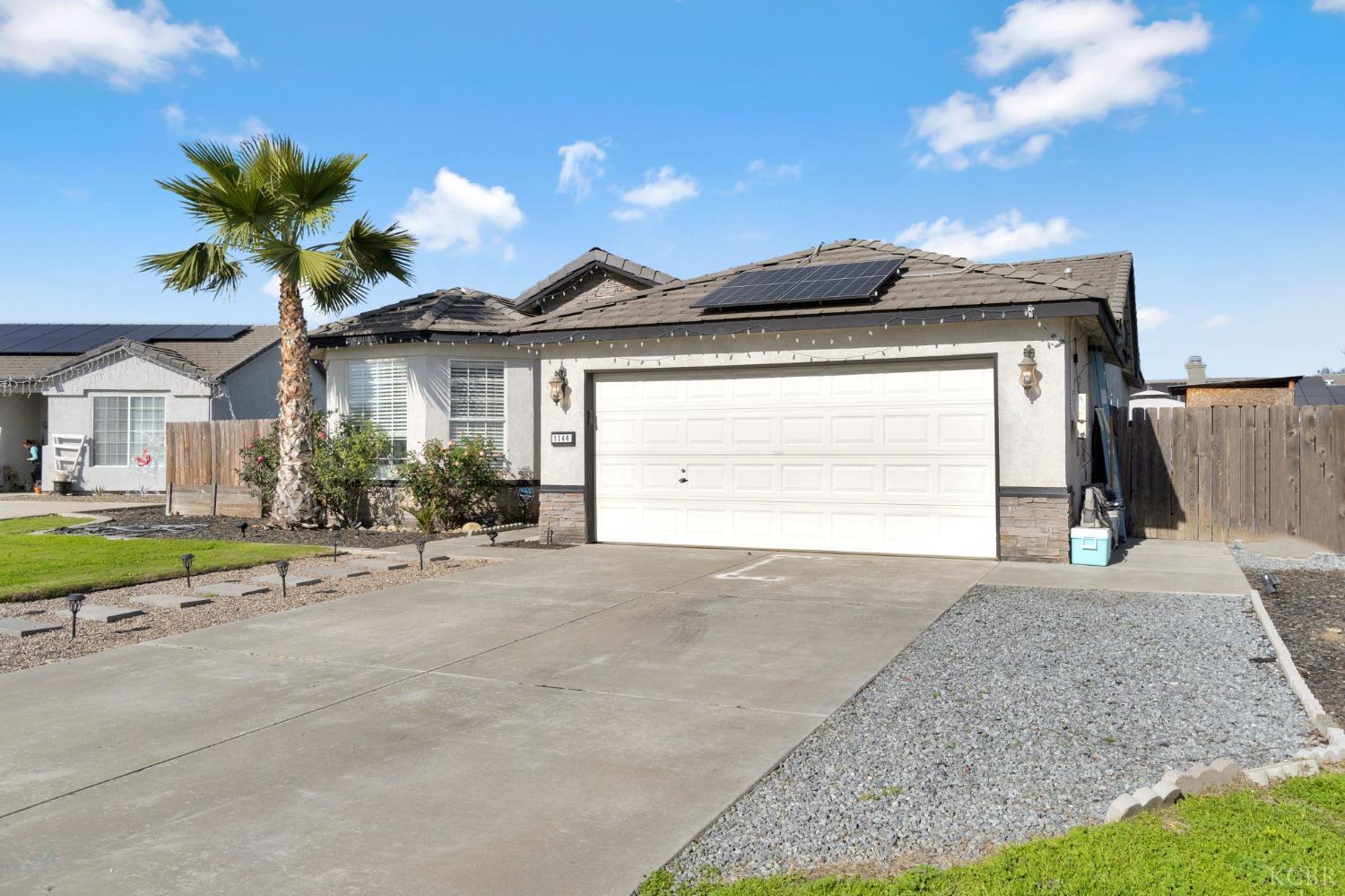 1144 W Orange St, Hanford, CA 93230