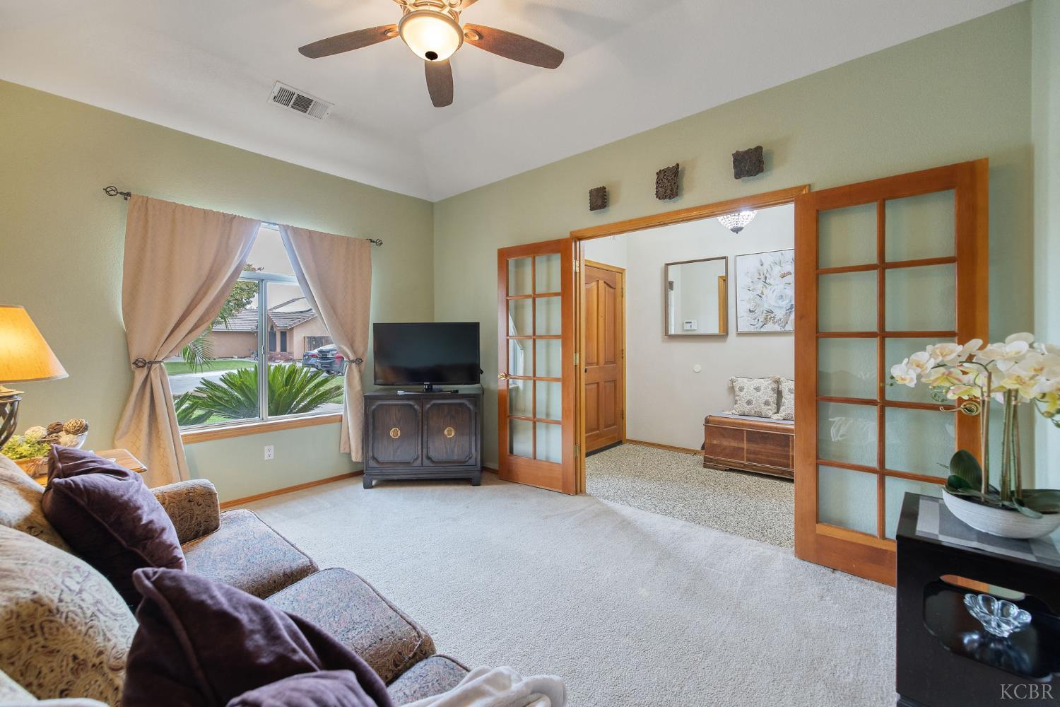 594 Diana Ct, Hanford, CA 93230