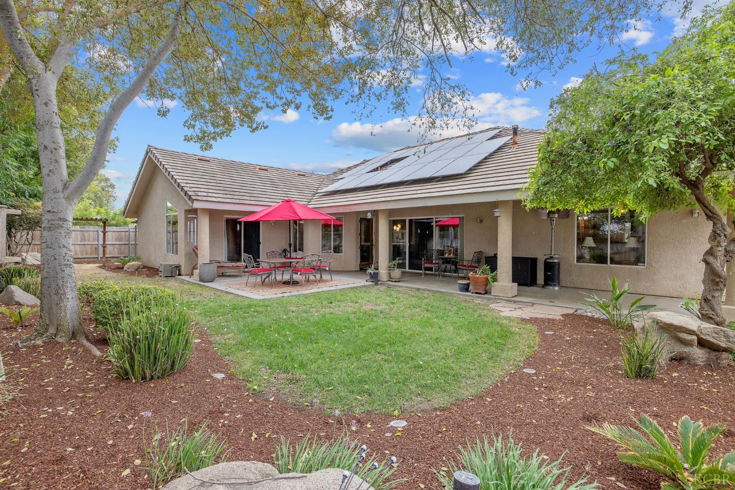 594 Diana Ct, Hanford, CA 93230