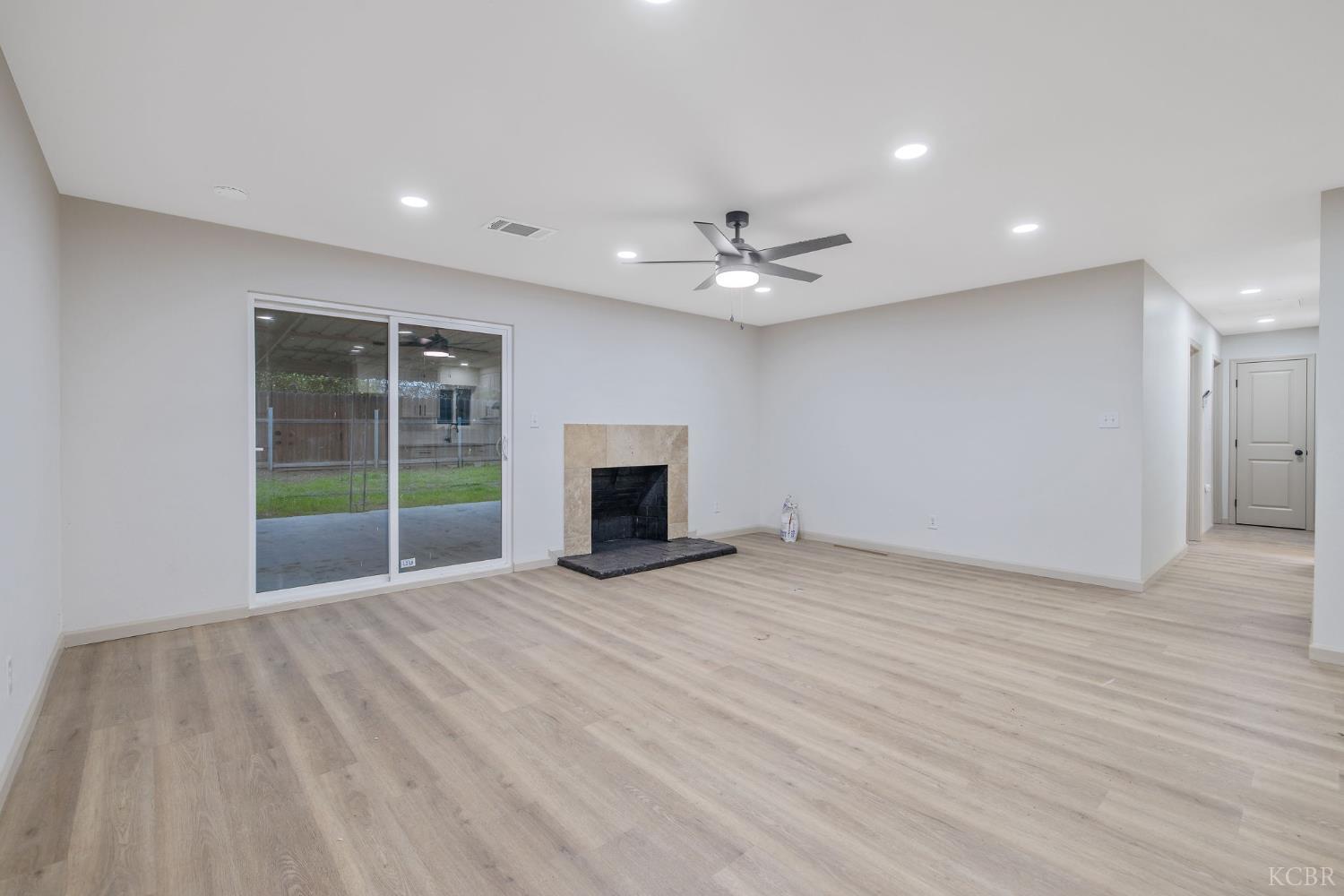 255 Lombardy Ln, Lemoore, CA 93245