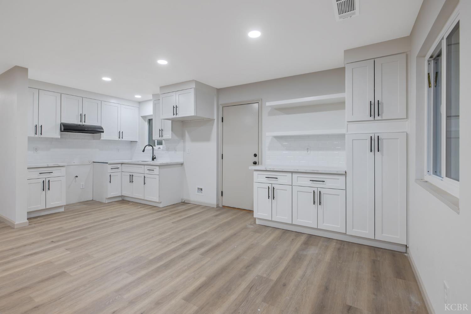 255 Lombardy Ln, Lemoore, CA 93245