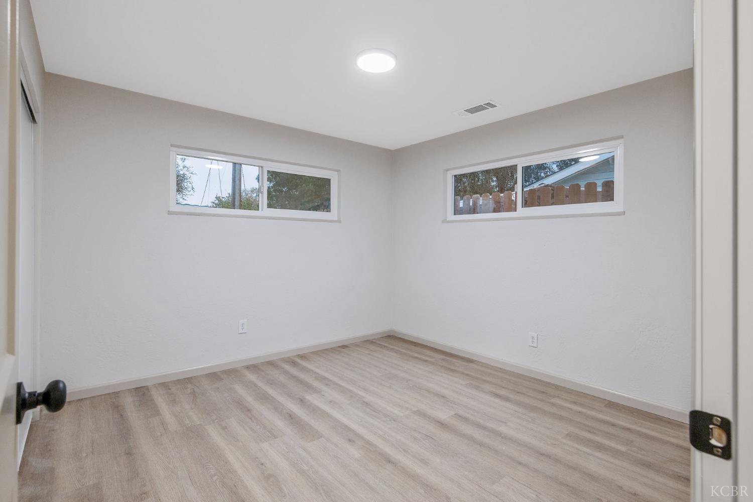 255 Lombardy Ln, Lemoore, CA 93245