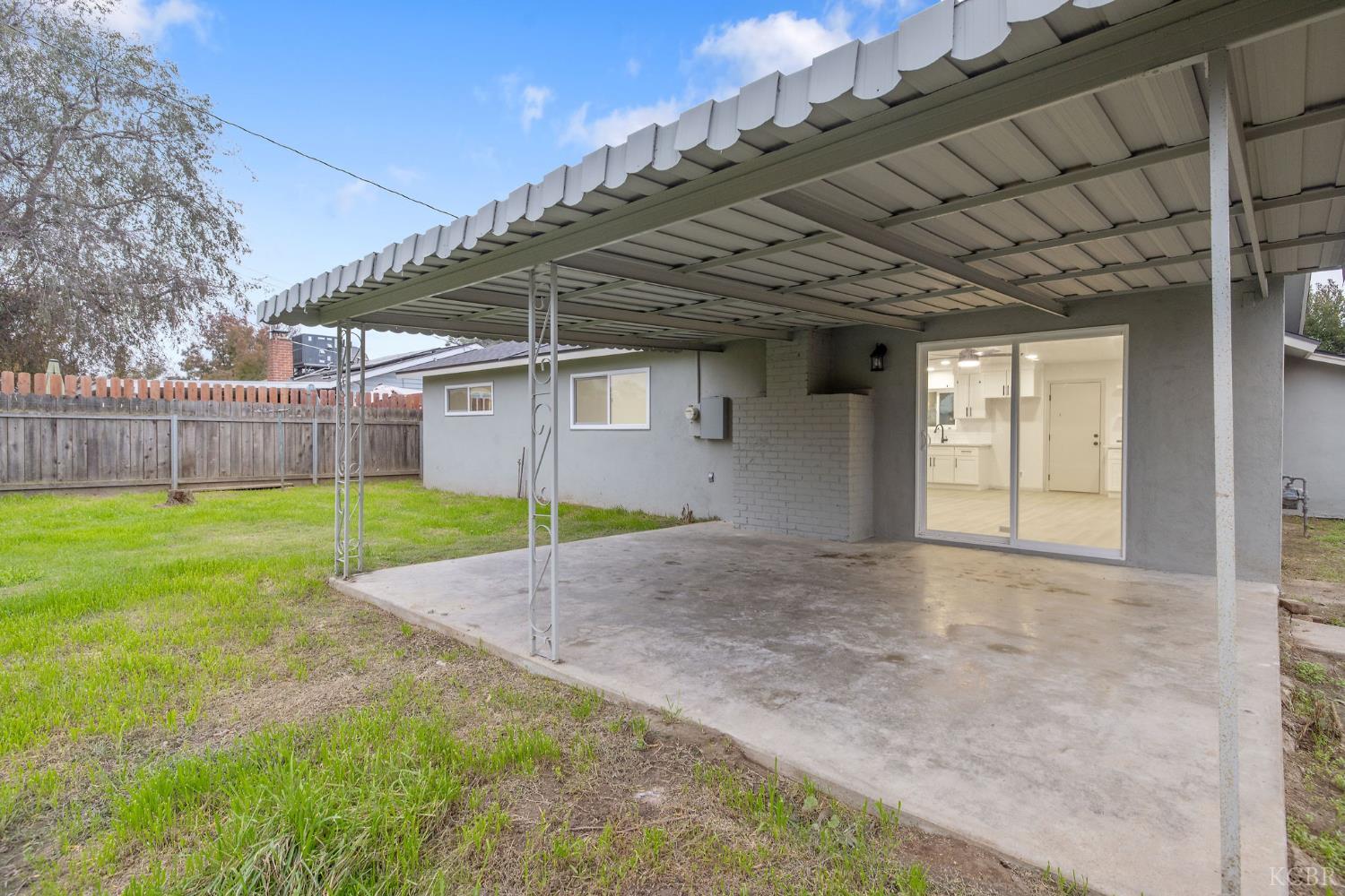 255 Lombardy Ln, Lemoore, CA 93245