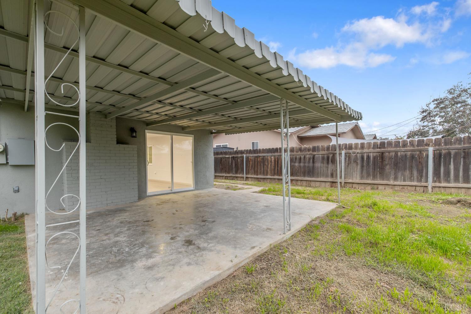 255 Lombardy Ln, Lemoore, CA 93245