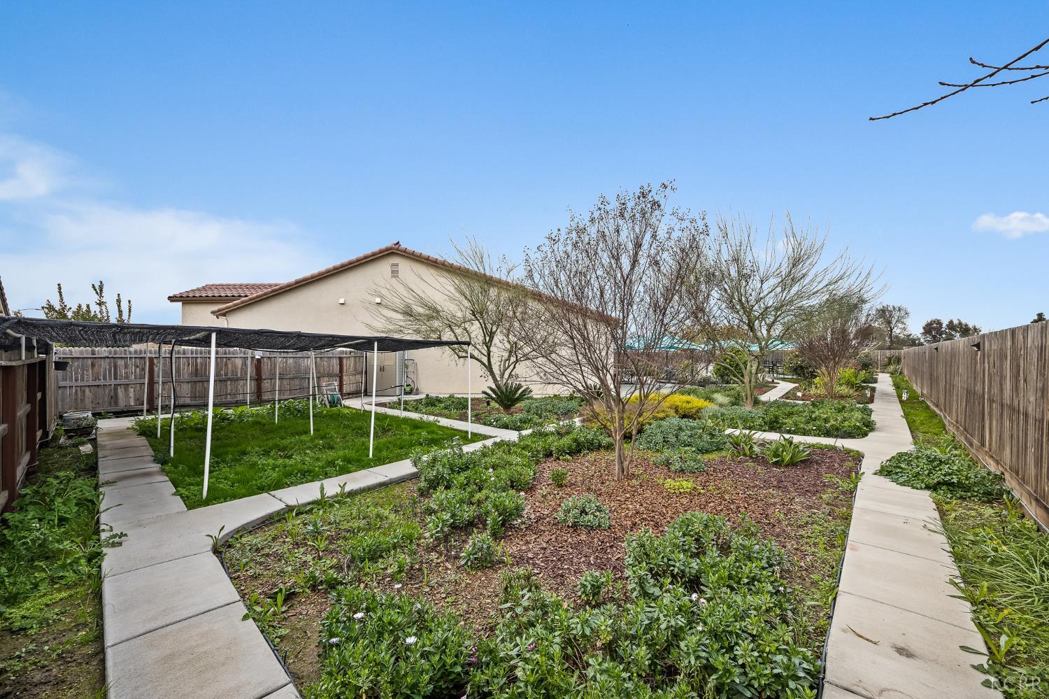 804 S Simon St, Visalia, CA 93292