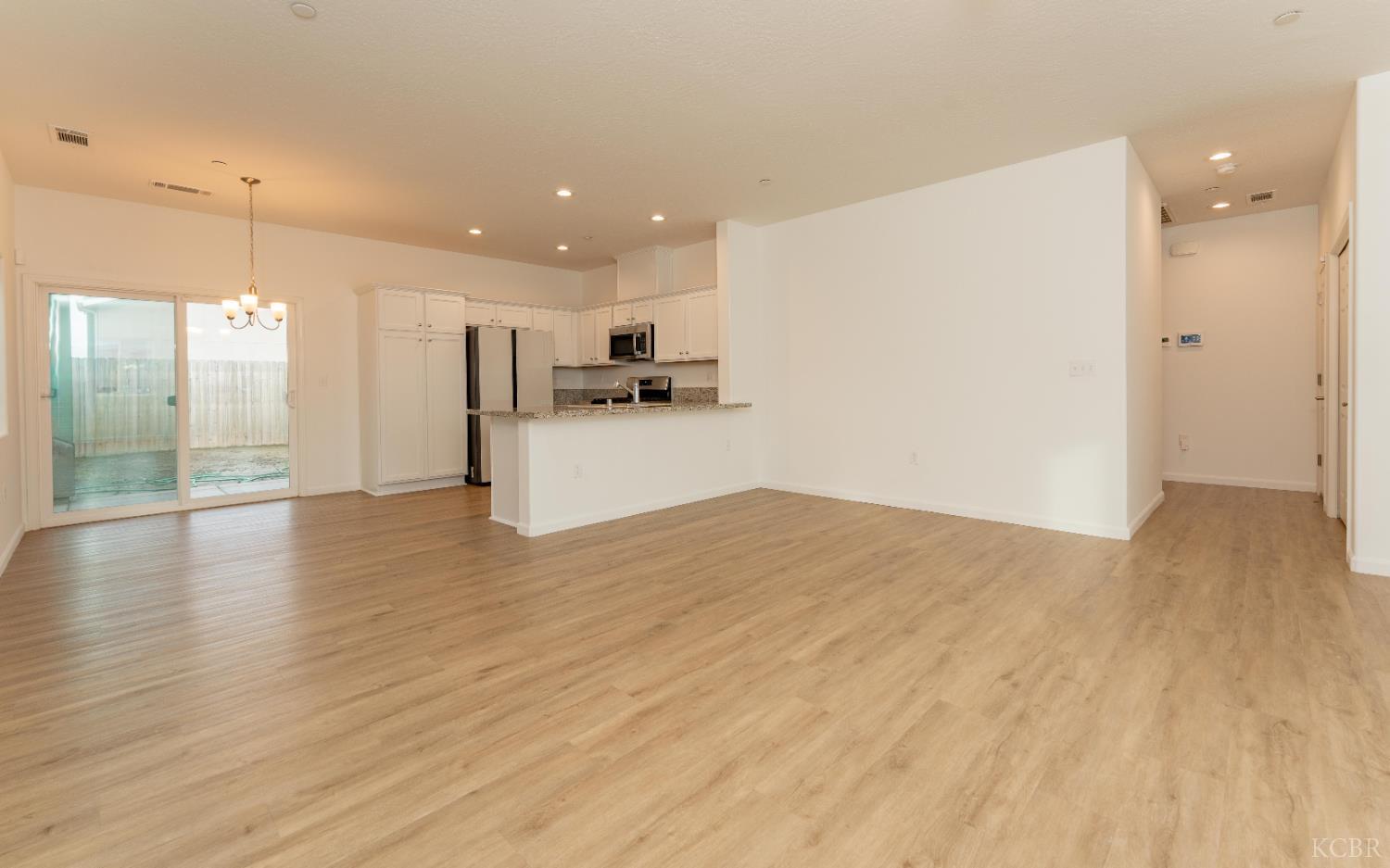 13760 Larkspur Way, Armona, CA 93202