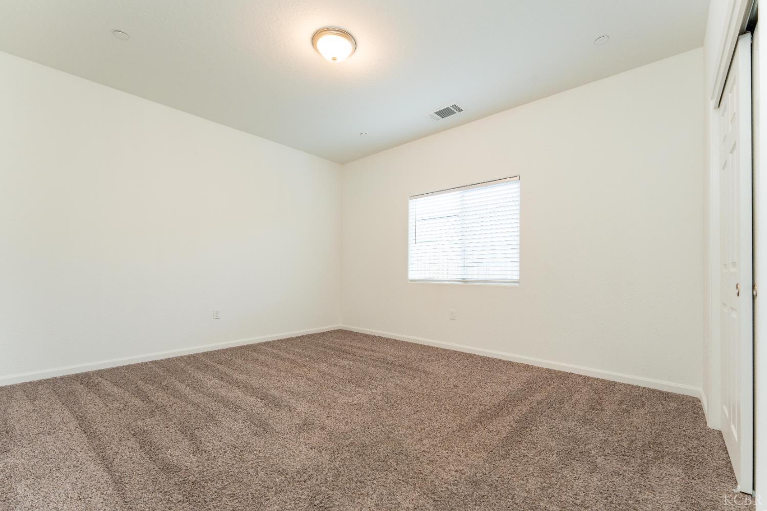 13760 Larkspur Way, Armona, CA 93202